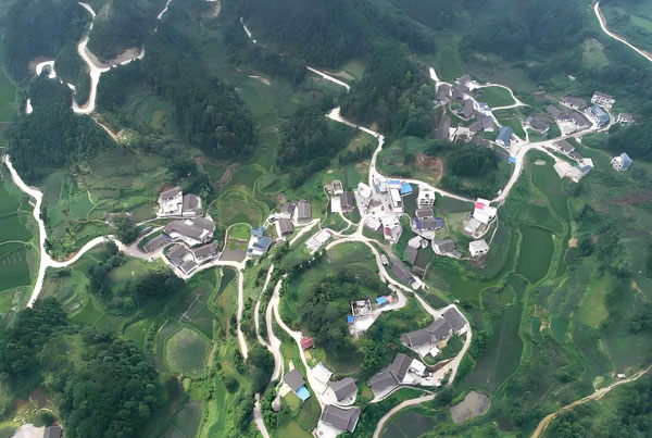 貴州銅仁松桃縣農(nóng)村供水廠全自動(dòng)一體化凈水器